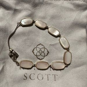 Kendra Scott Pearl/Gold Bracelet Size S/M